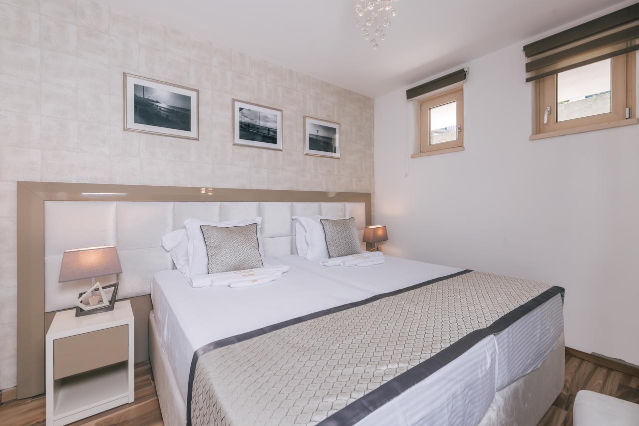 Villa Royal Apartments Tivat Bagian luar foto